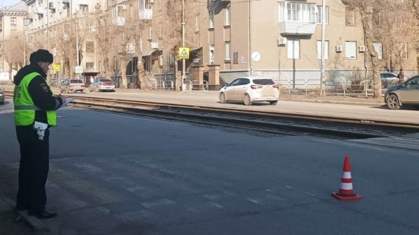 Машина сбила двух подростков на пешеходном переходе в Челябинской области Машина сбила двух подростков на пешеходном переходе в Челябинской области