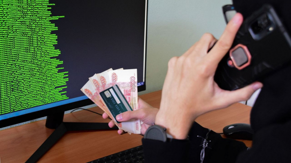 Как не стать жертвой мошенников: полицейские в Челябинске вышли в рейд Как не стать жертвой мошенников: полицейские в Челябинске вышли в рейд